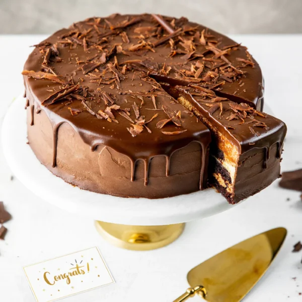 Delicious Rich Chocolate Fudge Cake – Soft & Heavenly